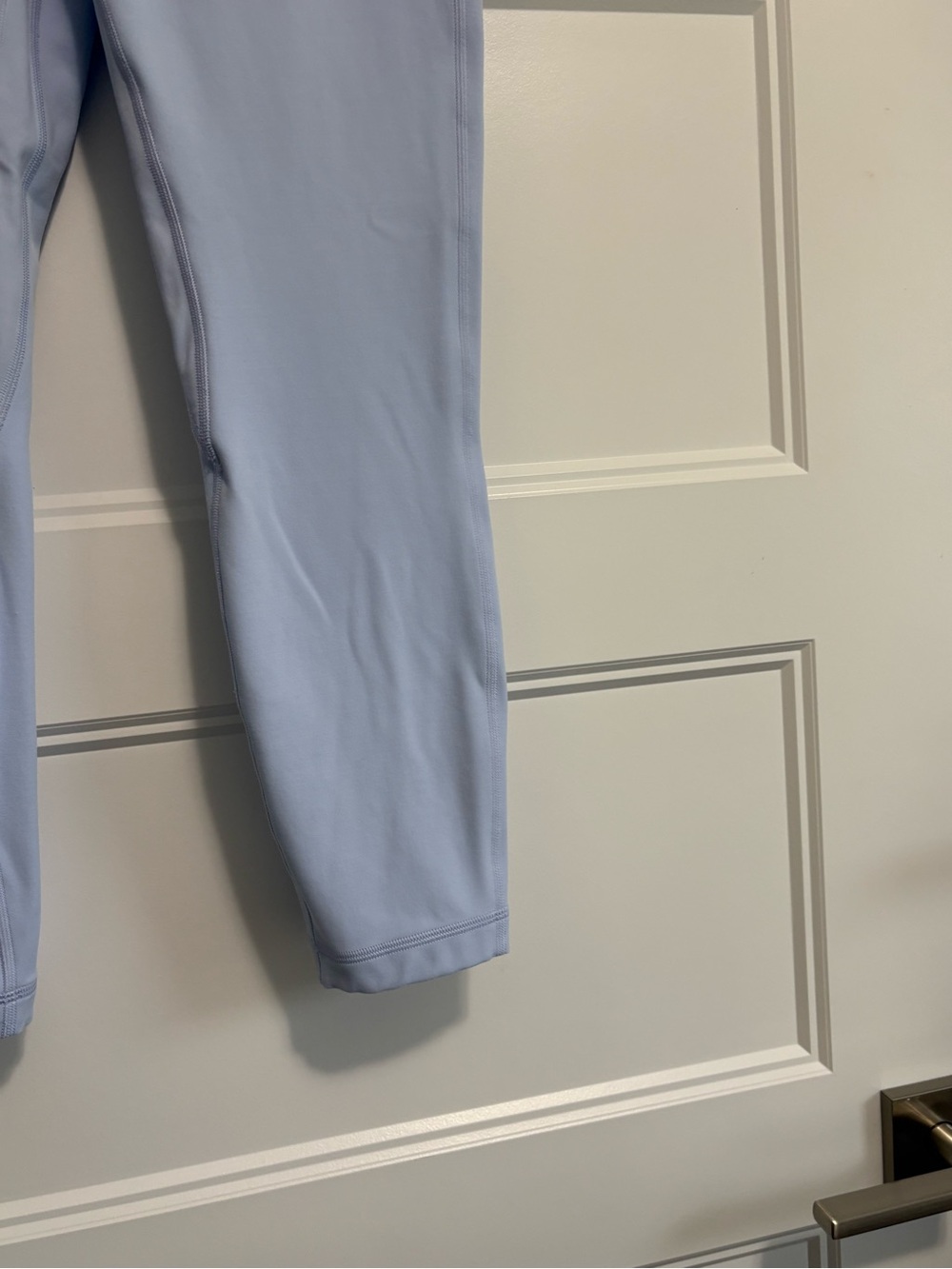 Lululemon Align High-Rise Pant 25"
Blue Linen Sz 8 - Picture 5 of 8